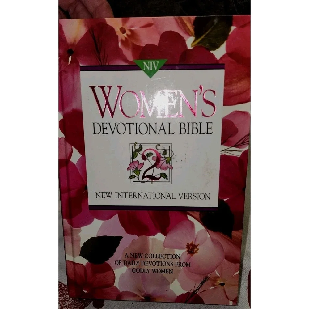 The Women's Devotional Bible 2: New International Version - BIBLE Hardcover